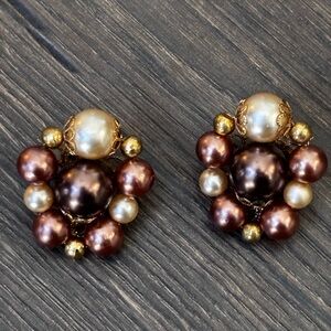 Elegant Pearl Cluster Earrings clip on